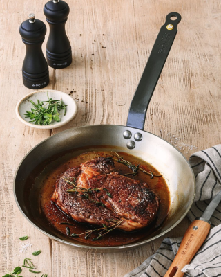 Galley frying pan and utensils