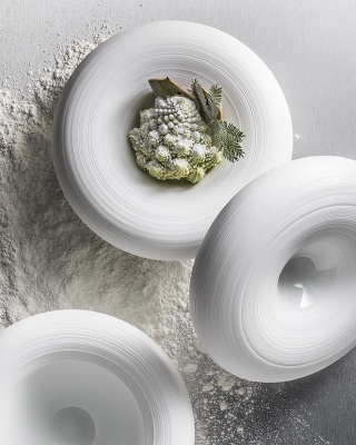 Dome-shape crockery collection