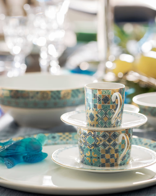 Multi-pattern crockery collection